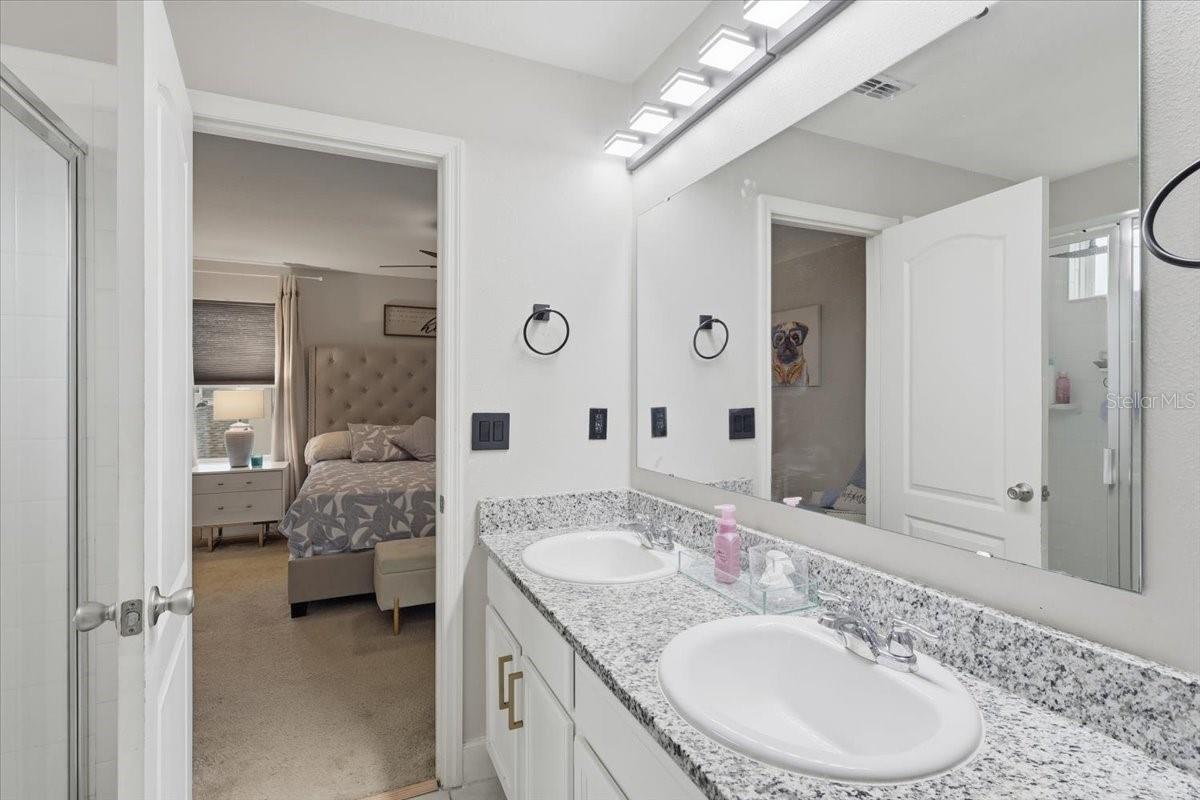 Image 29 of 39 For 13763 Bressler Alley