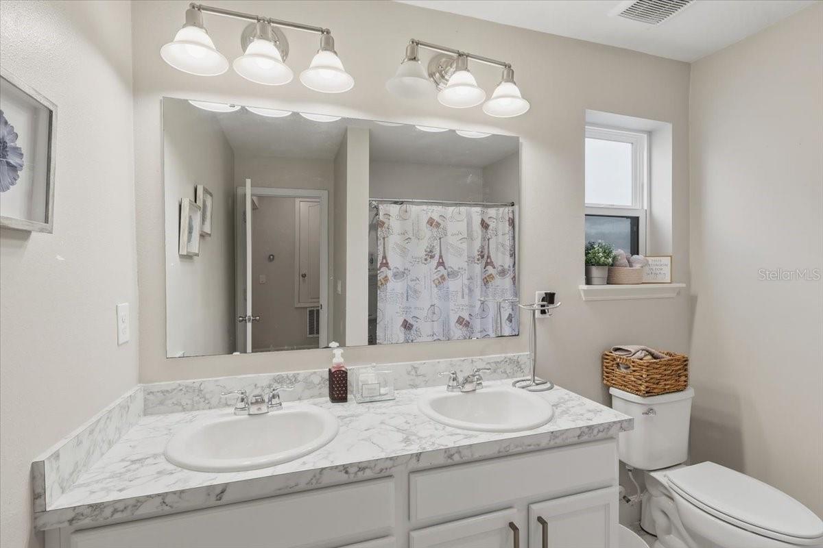 Image 32 of 39 For 13763 Bressler Alley