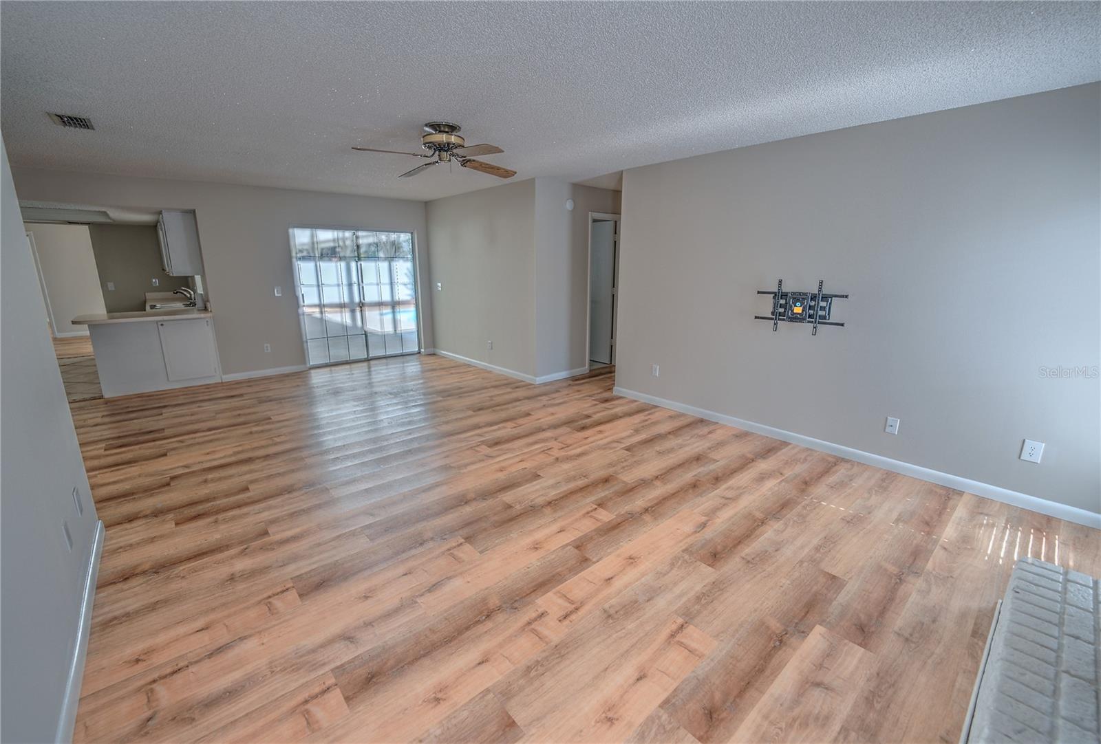 Image 19 of 45 For 1529 Sumatra Avenue