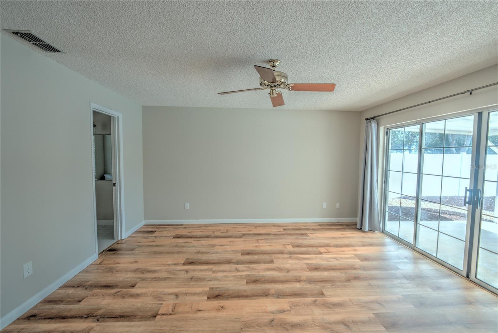 Image 28 of 45 For 1529 Sumatra Avenue