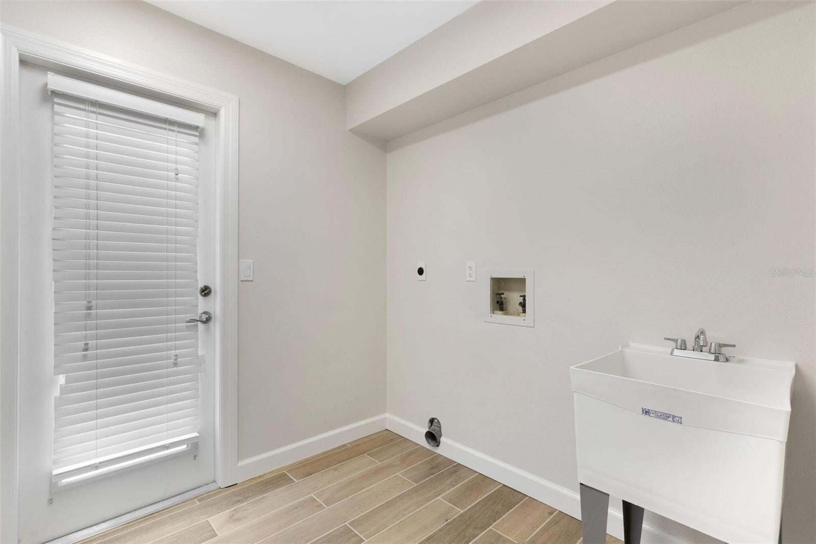 Image 10 of 87 For 3545 Oak Grove Drive