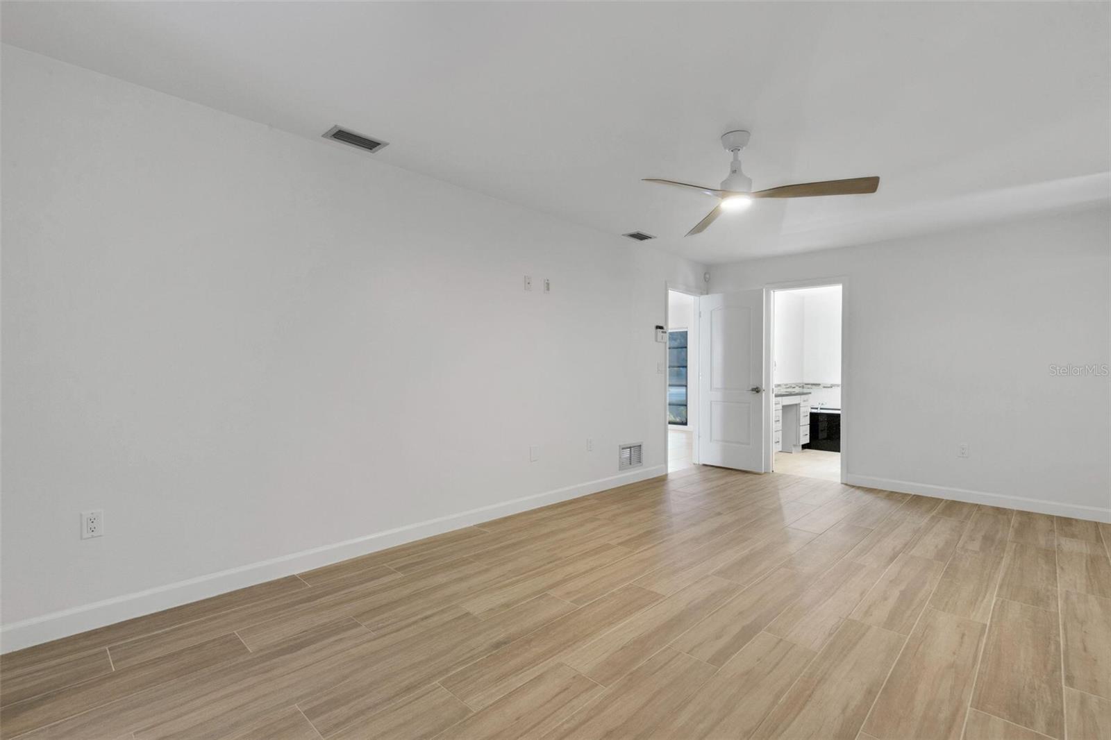 Image 37 of 87 For 3545 Oak Grove Drive