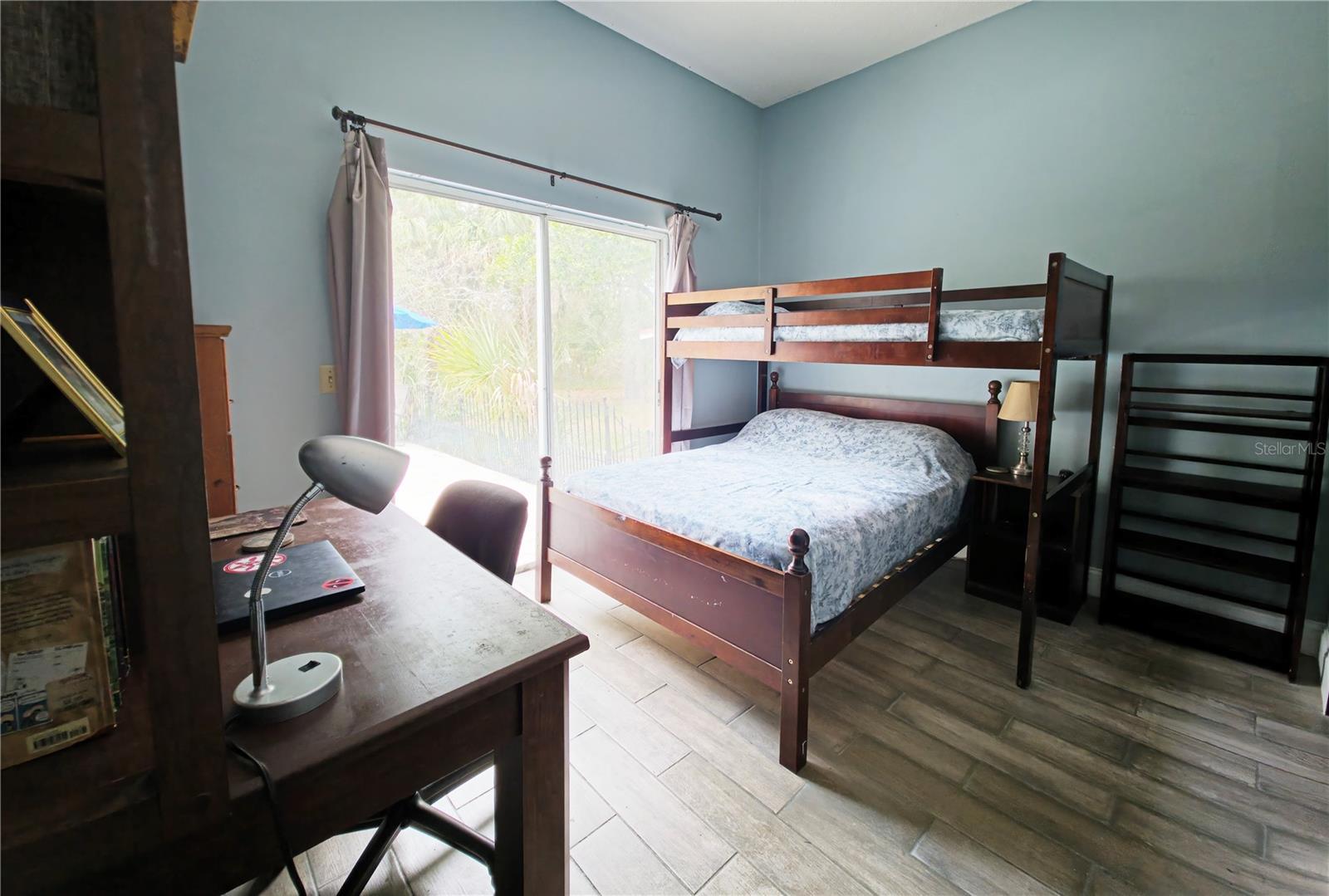 Image 10 of 29 For 1052 Laura Street