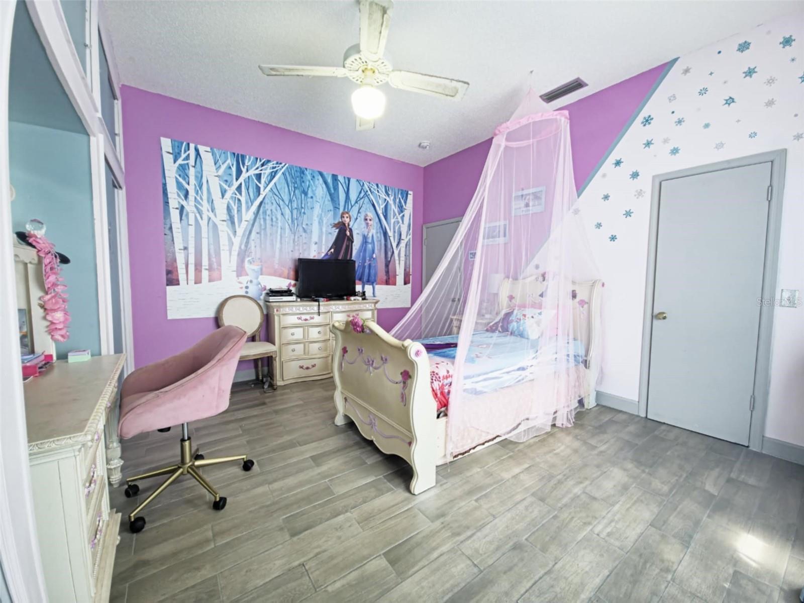 Image 12 of 29 For 1052 Laura Street