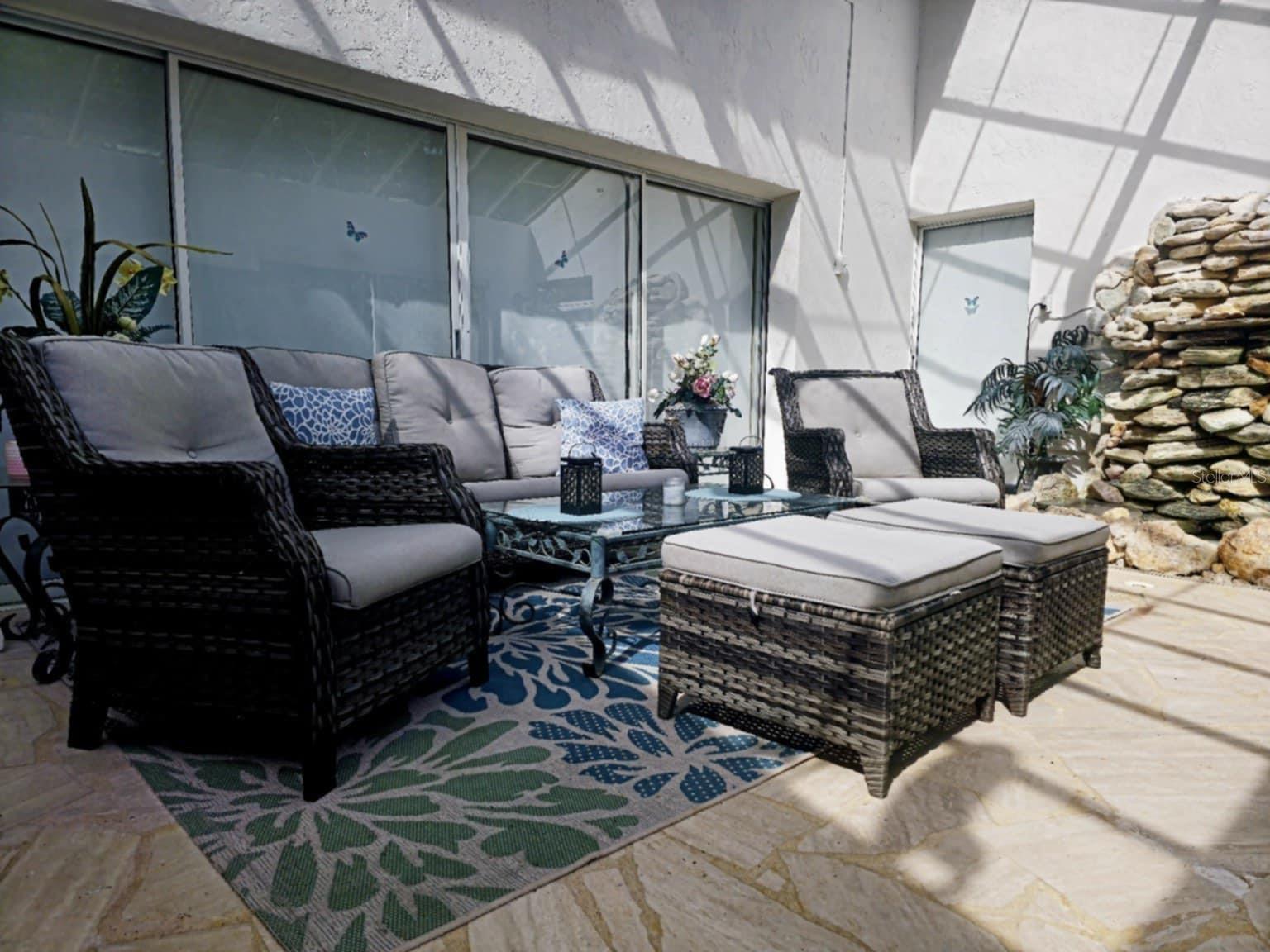 Image 16 of 29 For 1052 Laura Street