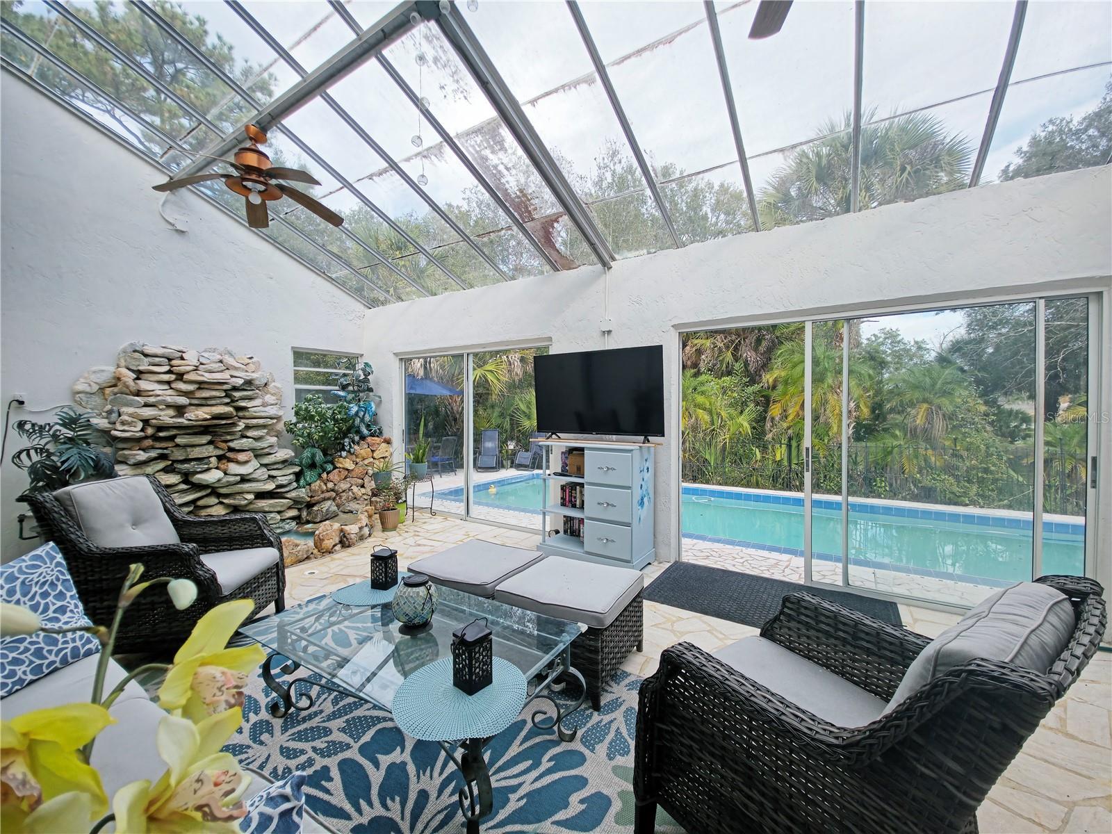 Image 18 of 29 For 1052 Laura Street