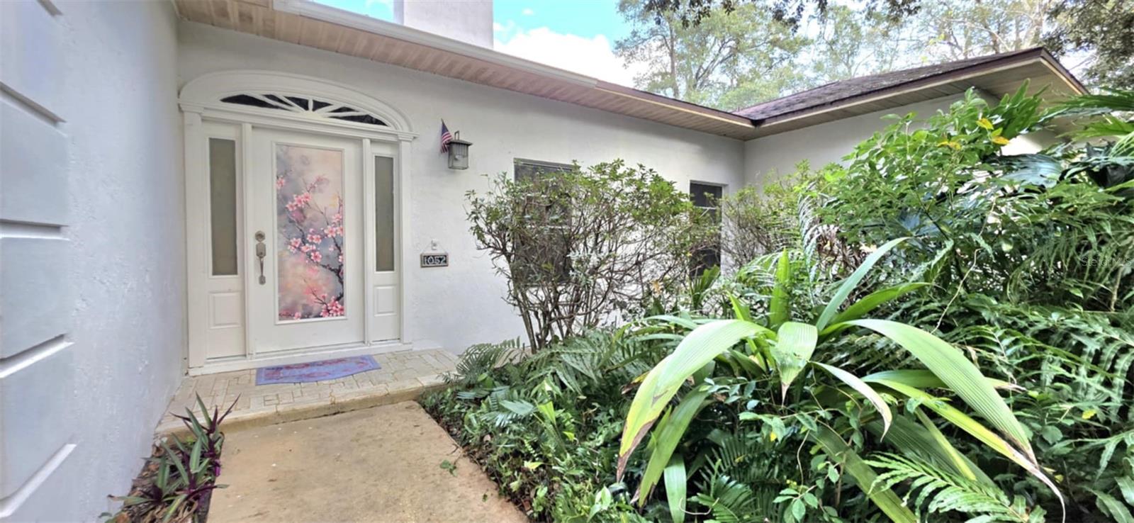 Image 2 of 29 For 1052 Laura Street