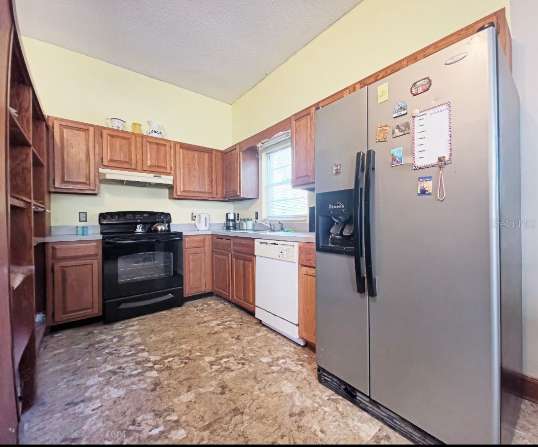 Image 20 of 29 For 1052 Laura Street