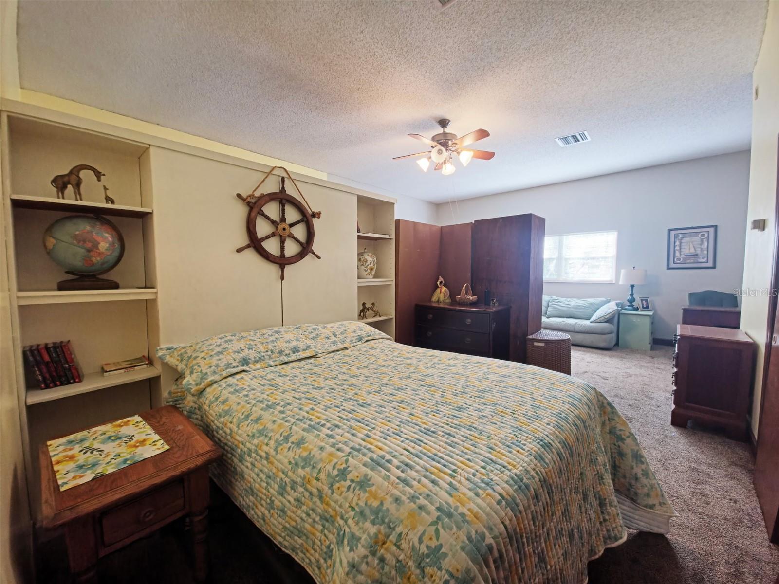 Image 21 of 29 For 1052 Laura Street