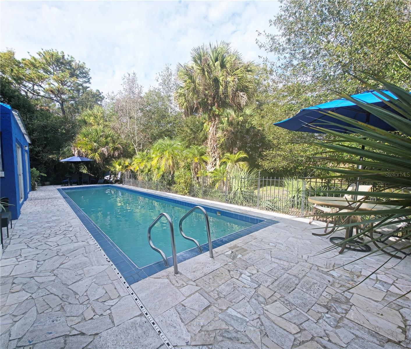 Image 23 of 29 For 1052 Laura Street