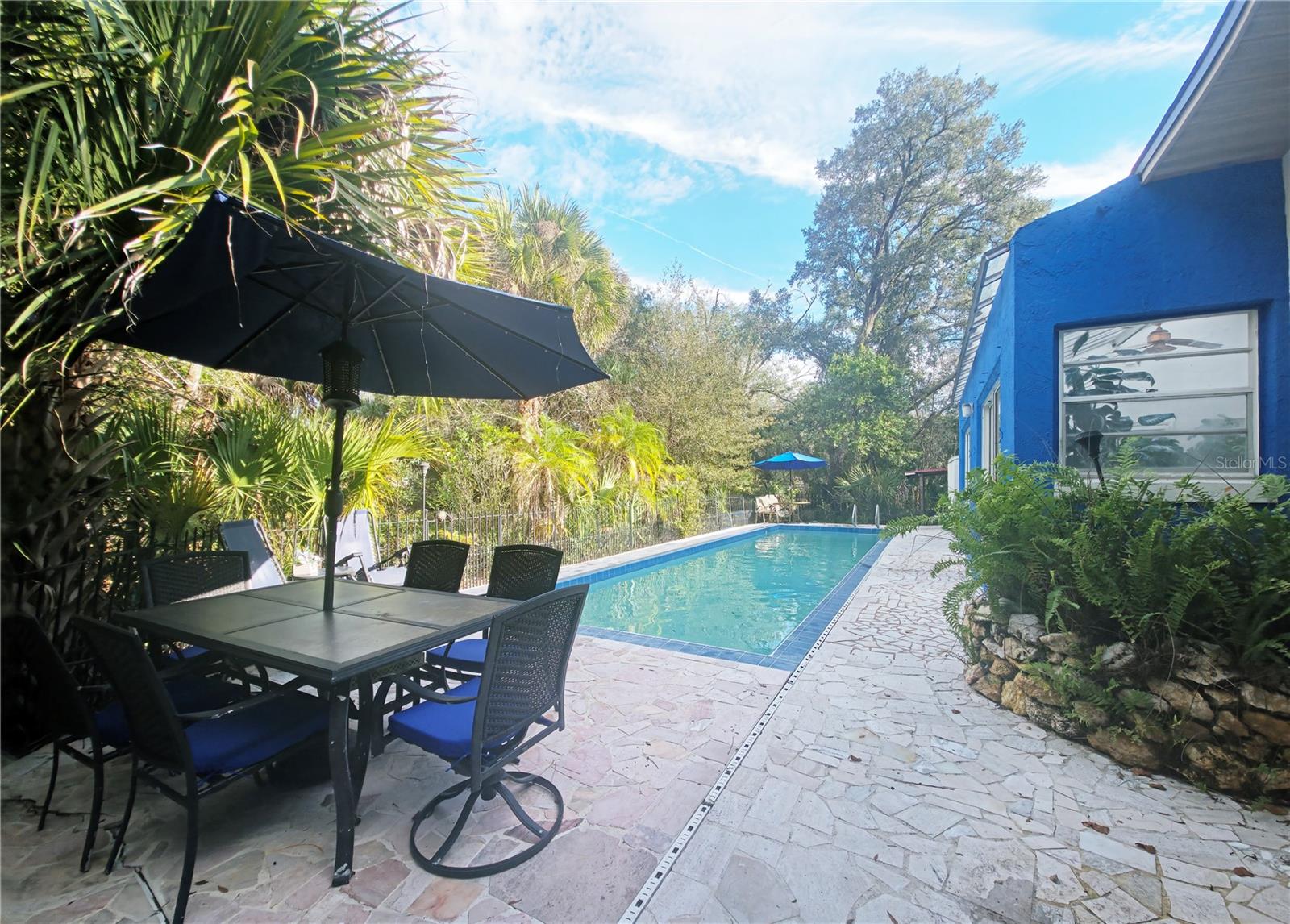 Image 24 of 29 For 1052 Laura Street