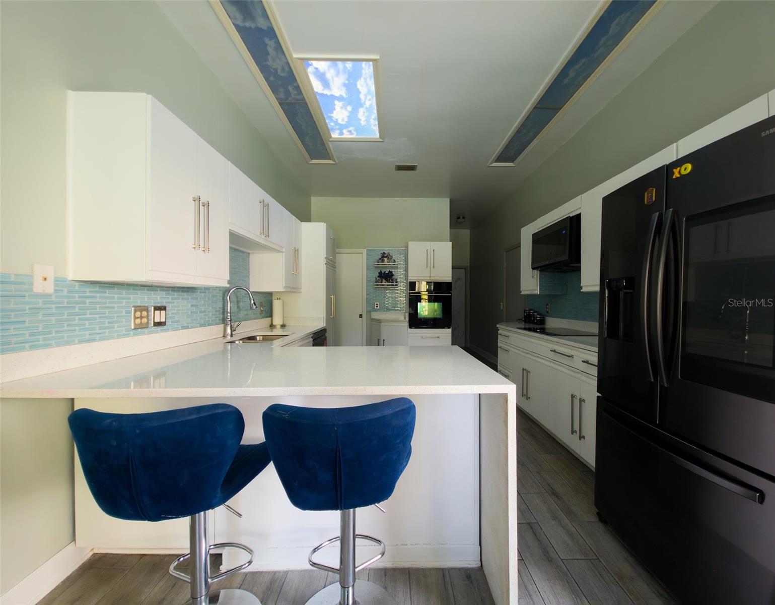 Image 5 of 29 For 1052 Laura Street