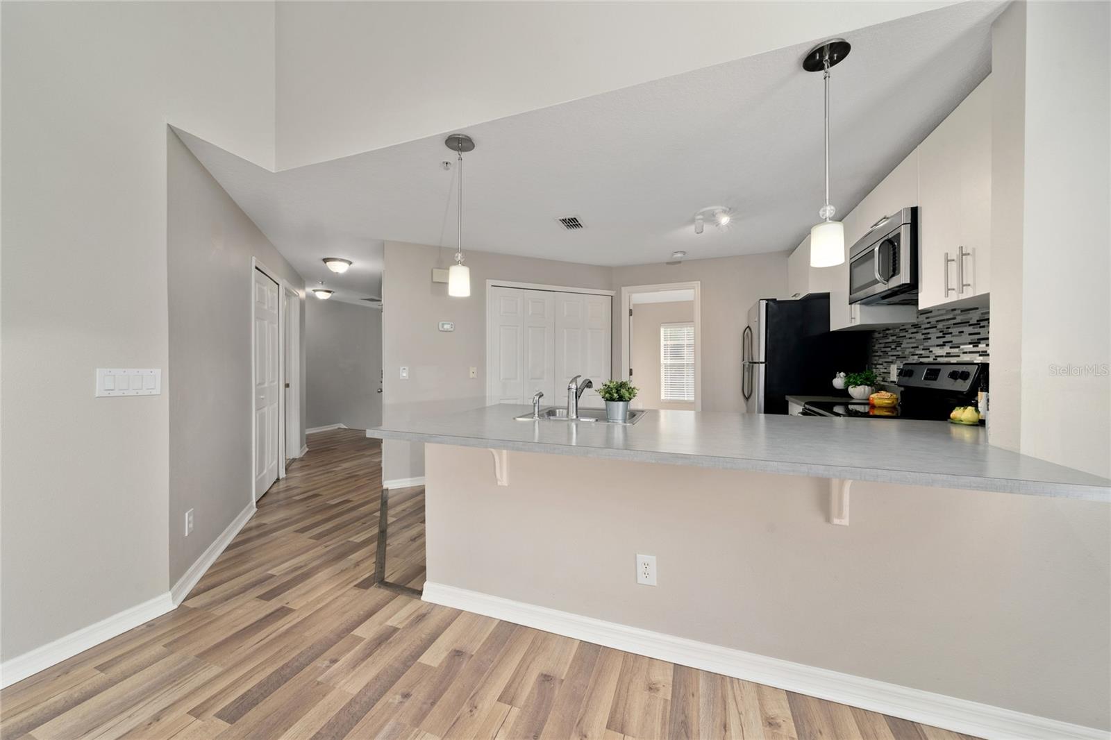 Image 14 of 34 For 10109 Regent Park Drive 2502