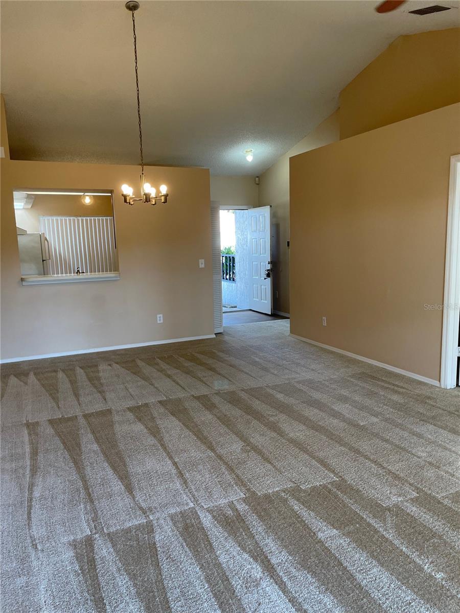 Image 21 of 36 For 1317 Lucaya Circle