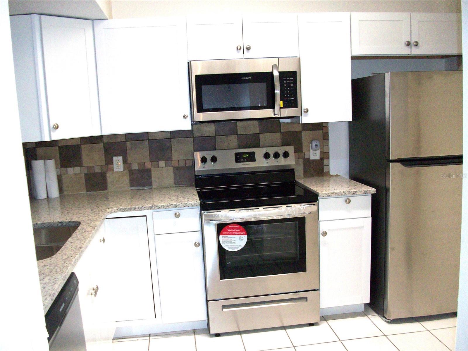 Image 5 of 19 For 495 Las Cortes Lane 105