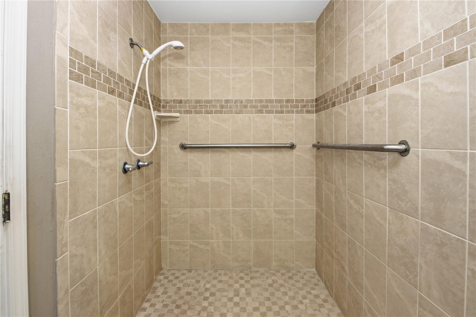 Image 23 of 31 For 103 Fairlane Circle