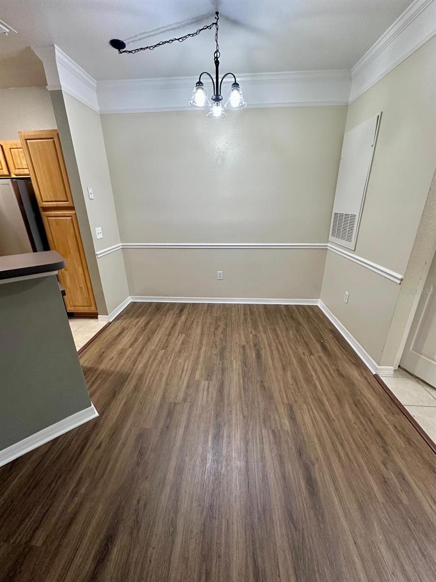 Listing photo id 17 for 3209 Parkchester Square Boulevard 304