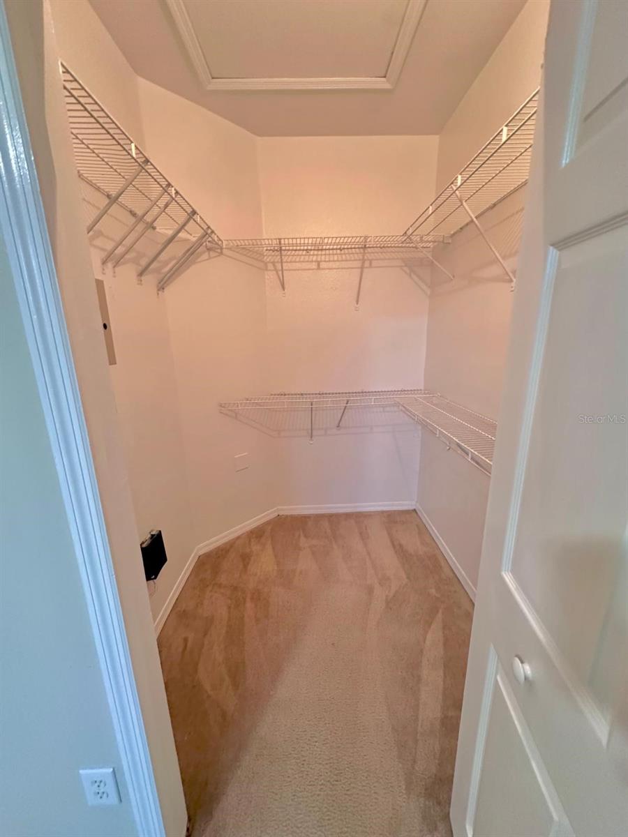 Listing photo id 20 for 3209 Parkchester Square Boulevard 304