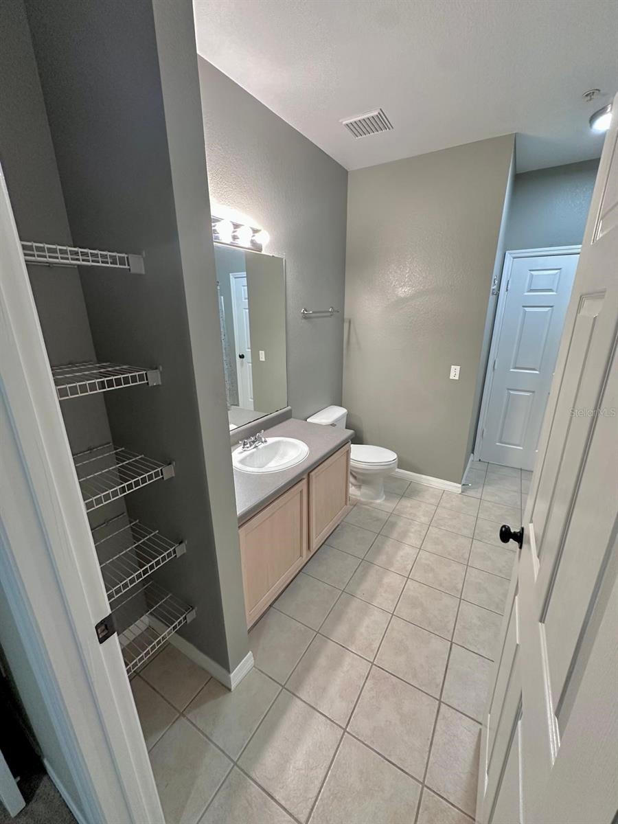 Listing photo id 23 for 3209 Parkchester Square Boulevard 304