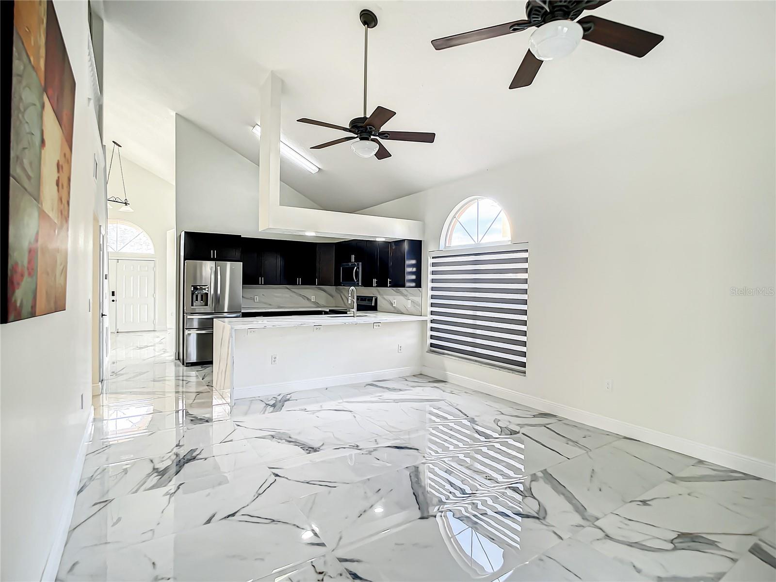 Image 17 of 41 For 8815 Kensington Court