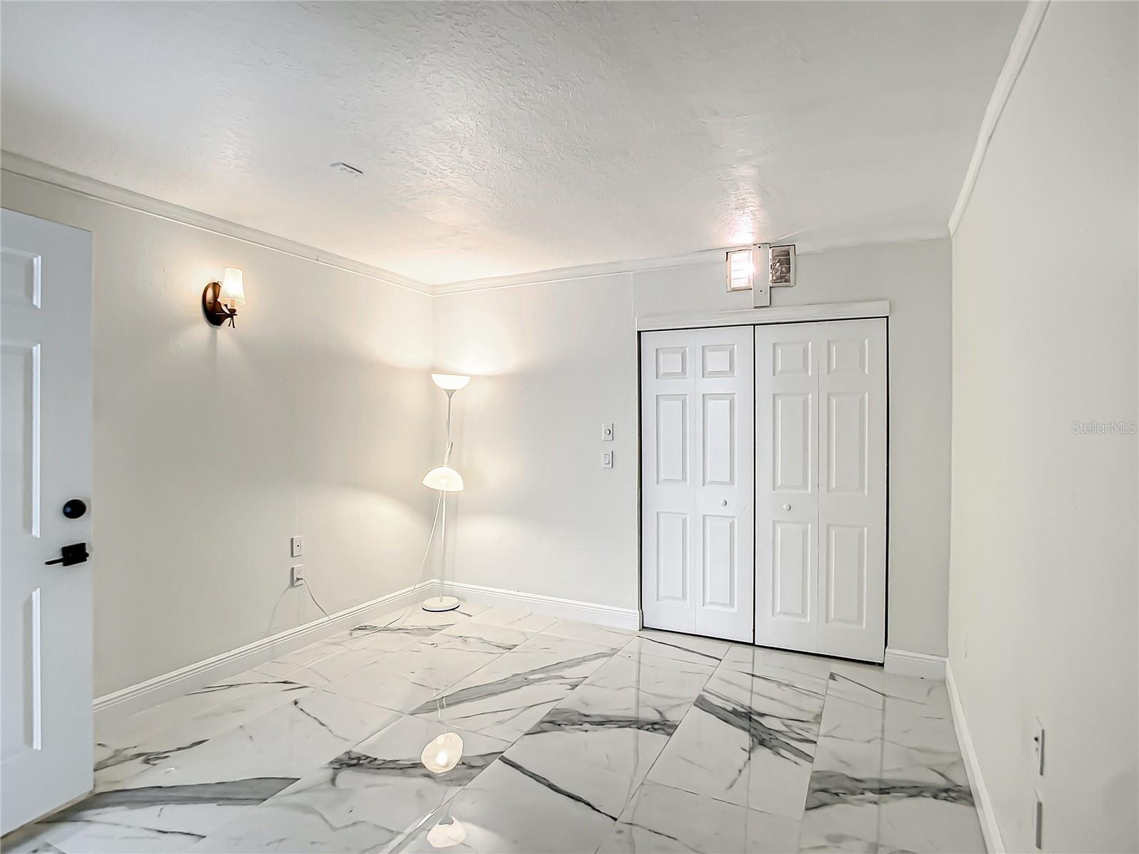 Image 21 of 41 For 8815 Kensington Court