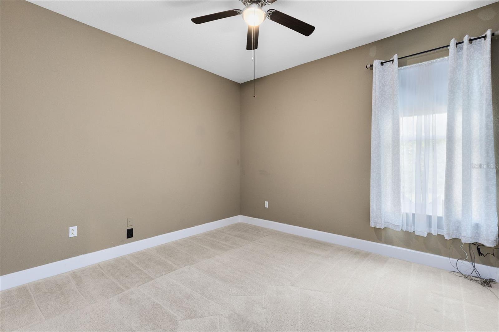 Image 25 of 43 For 111 Harbour Links Court