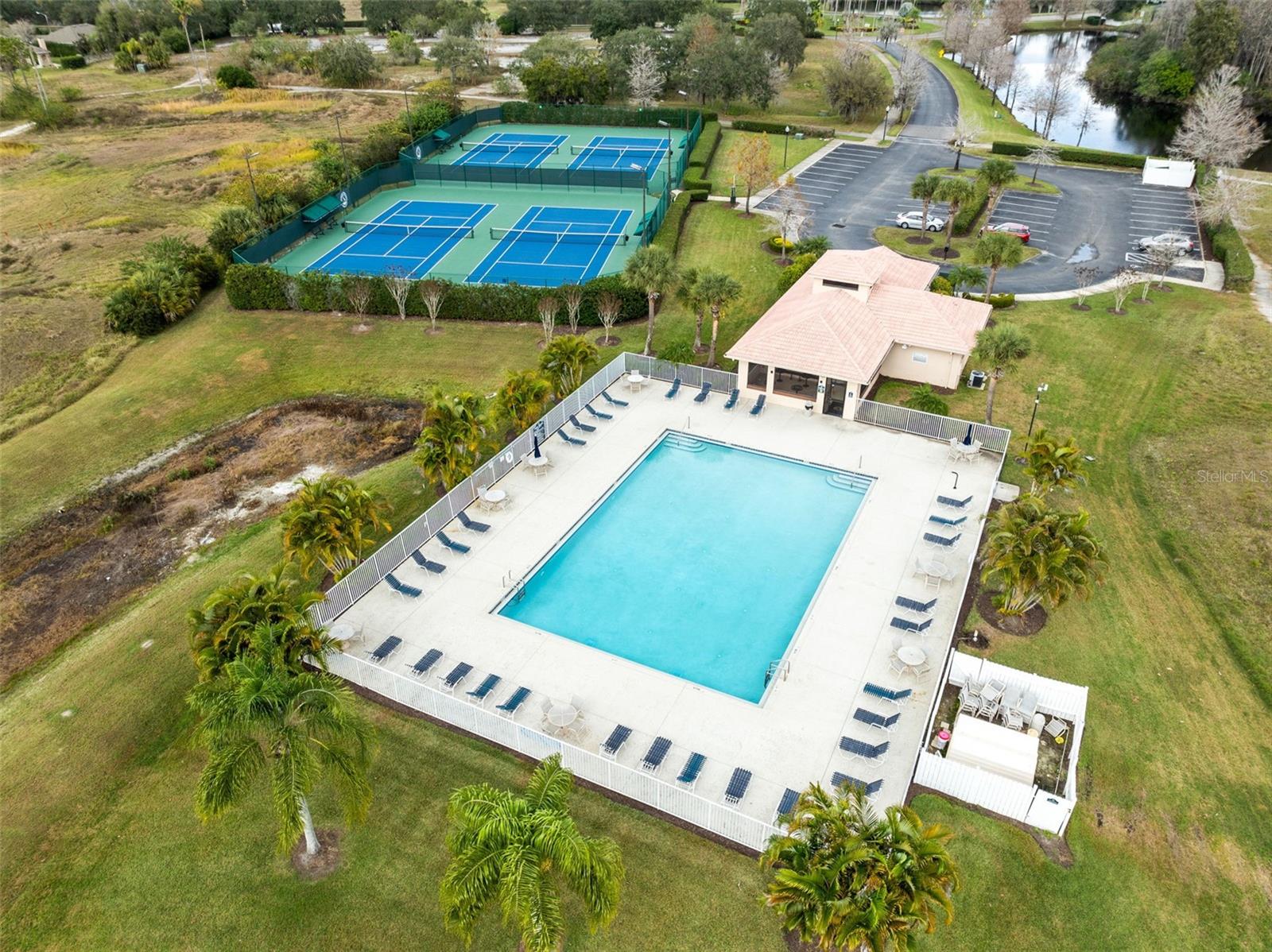 Image 35 of 43 For 111 Harbour Links Court