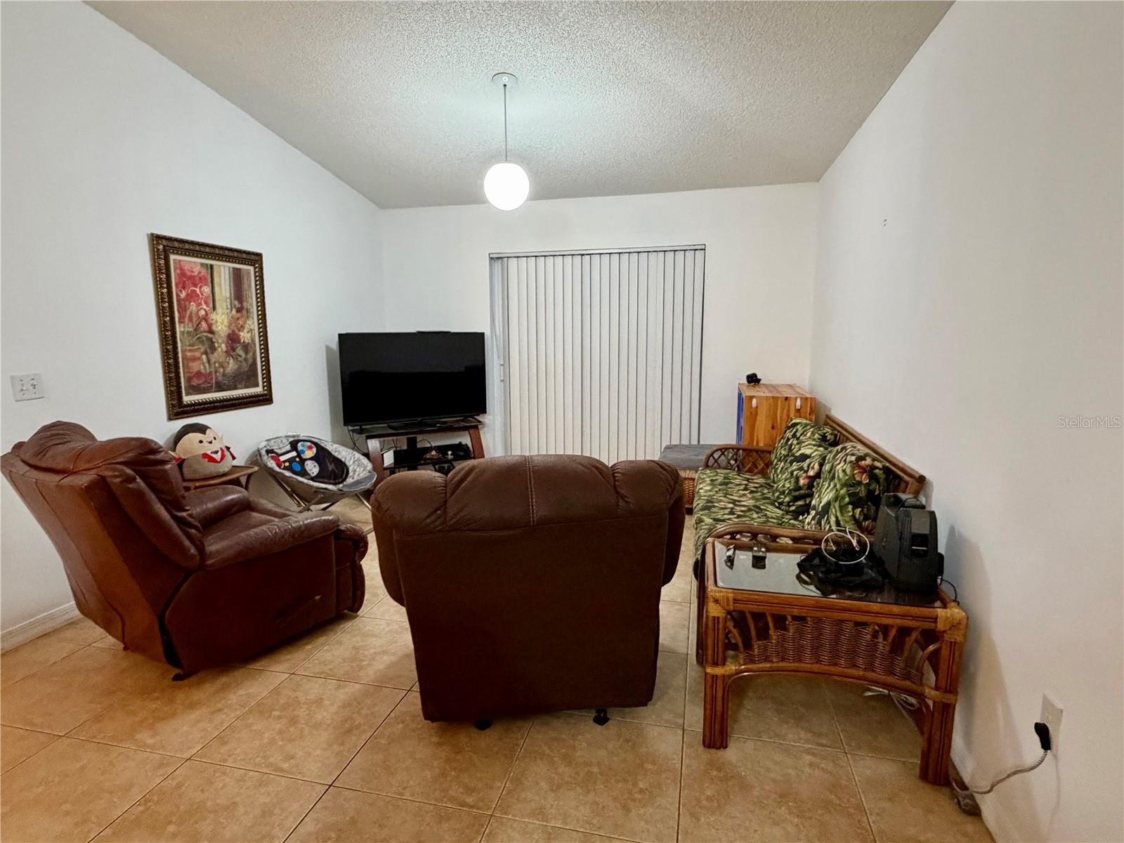 Image 3 of 6 For 106 Circle Hill Road