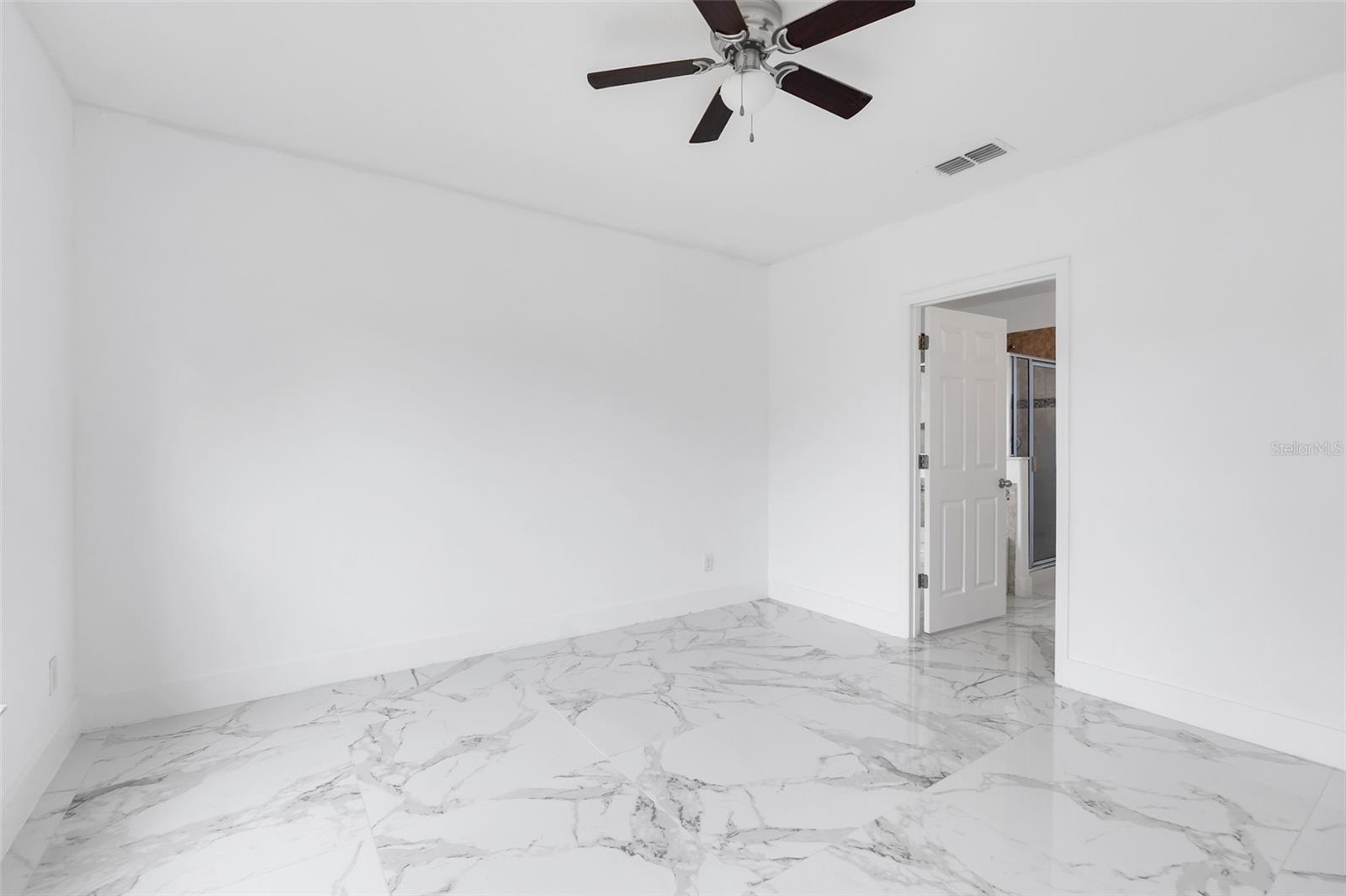 Image 15 of 39 For 4816 Rockvale Drive