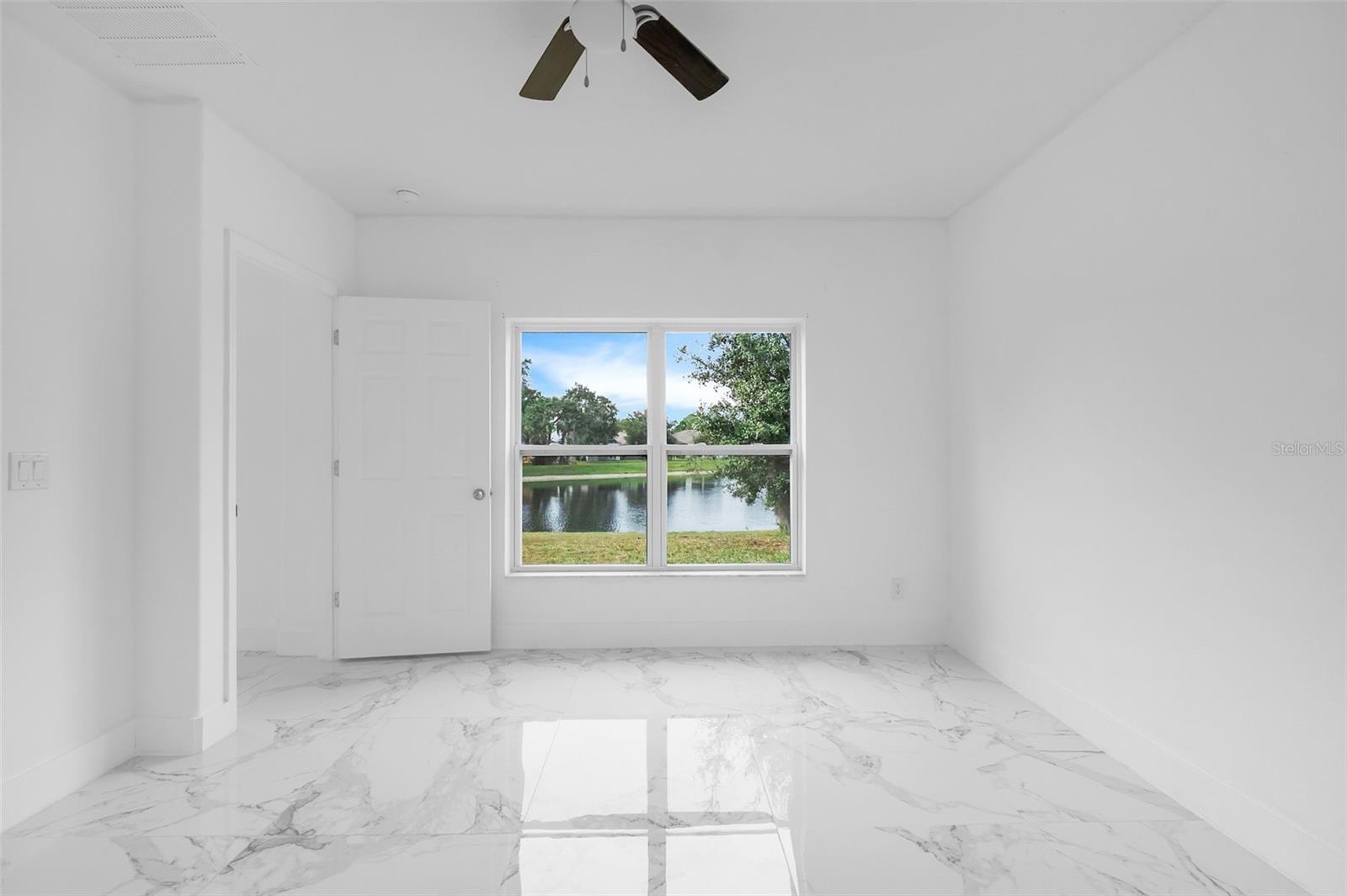 Image 16 of 39 For 4816 Rockvale Drive