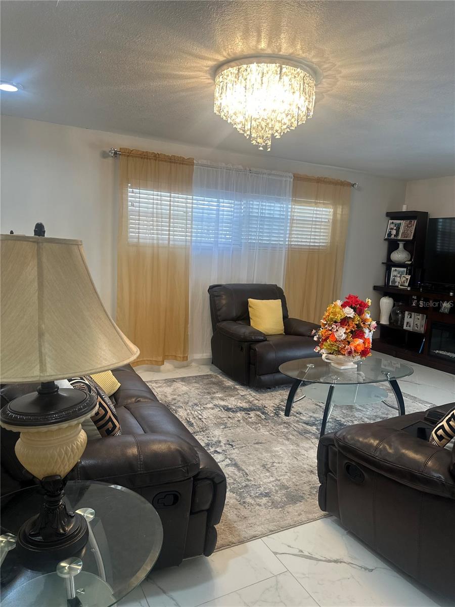 Image 13 of 34 For 7100 Scruboak Lane