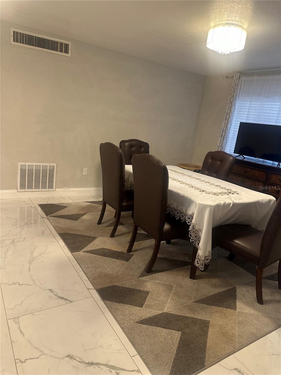 Image 8 of 34 For 7100 Scruboak Lane