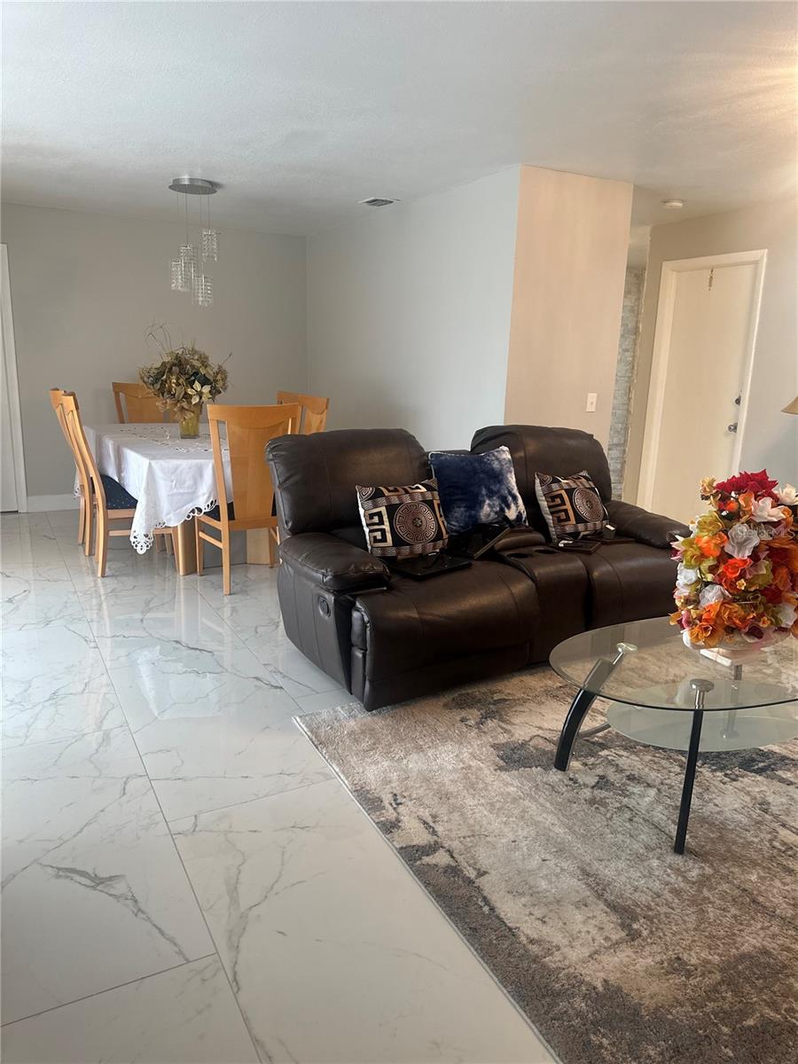 Image 9 of 34 For 7100 Scruboak Lane