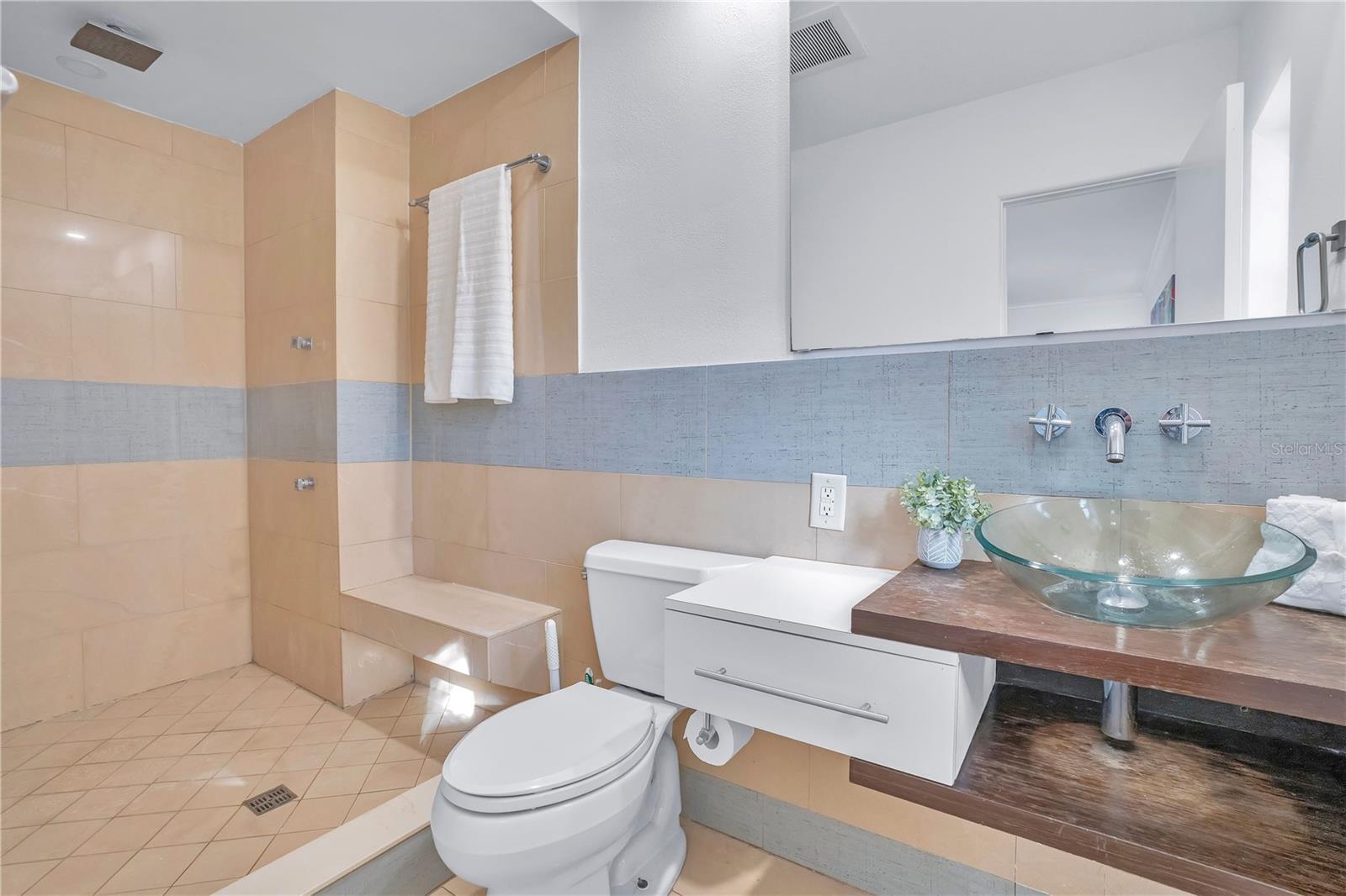 Image 28 of 79 For 3246 Inverness Court