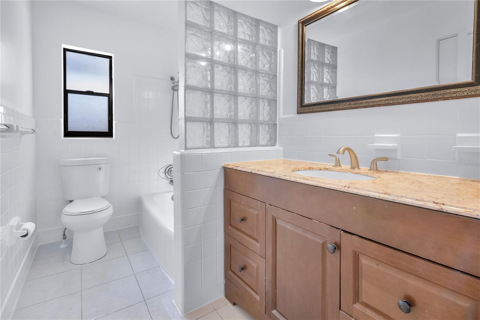 Image 16 of 36 For 2420 Pershing Avenue