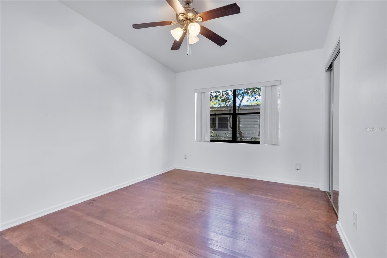 Image 17 of 36 For 2420 Pershing Avenue