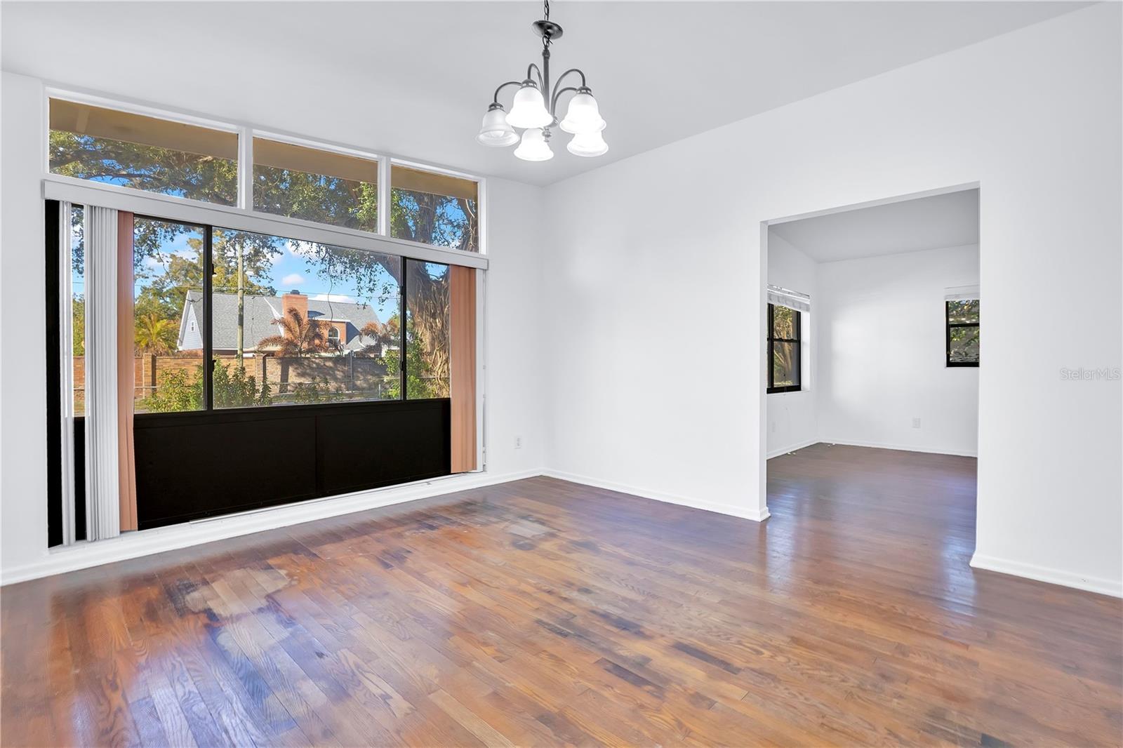 Image 19 of 36 For 2420 Pershing Avenue