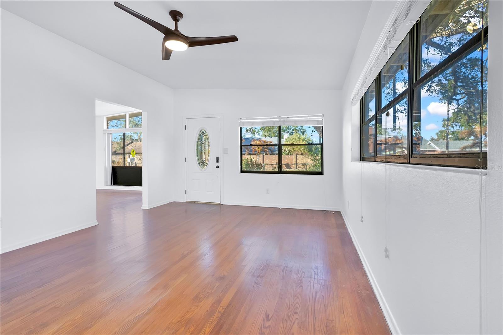 Image 20 of 36 For 2420 Pershing Avenue