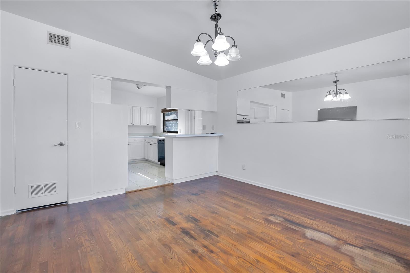 Image 7 of 36 For 2420 Pershing Avenue