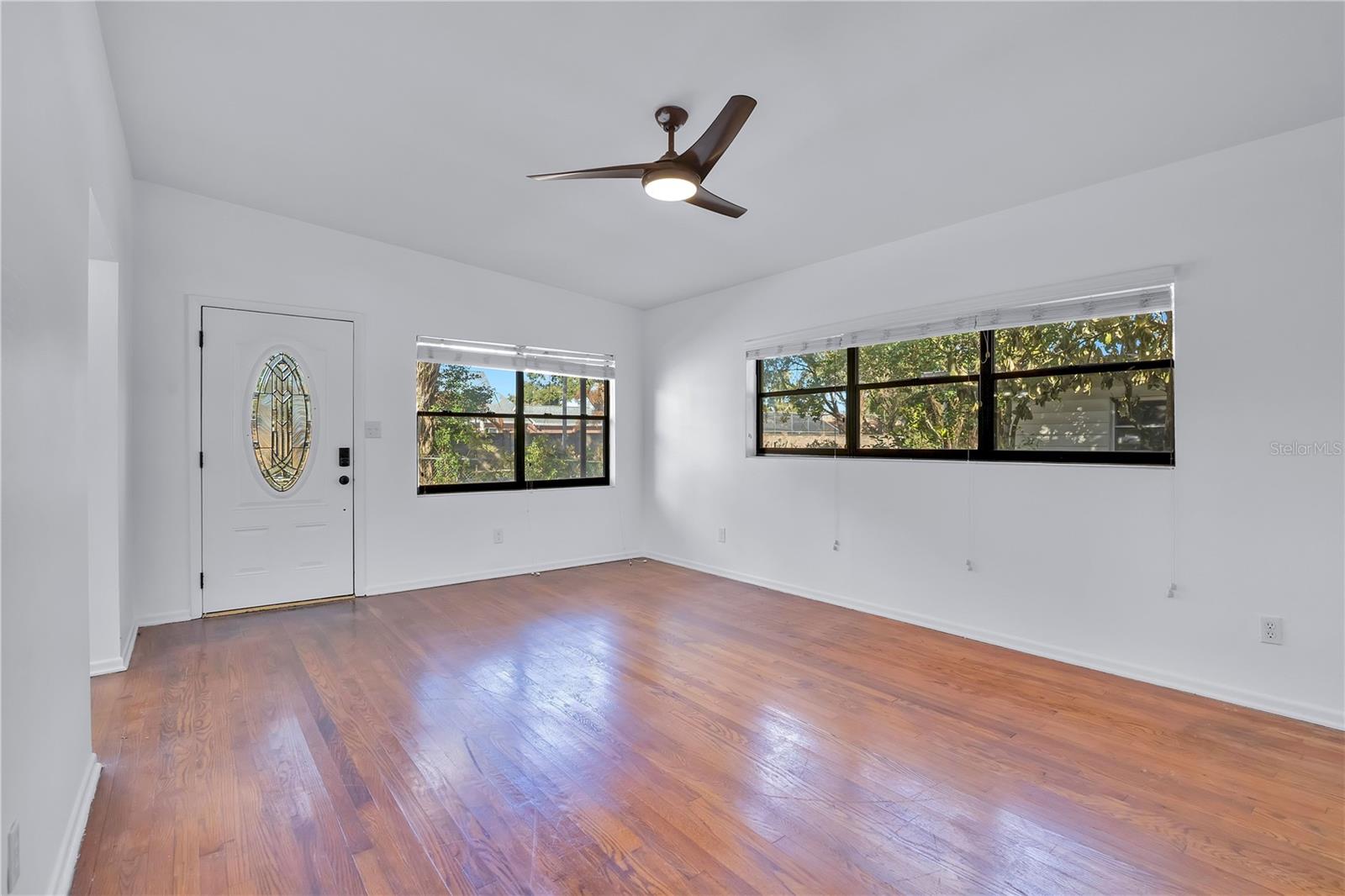 Image 9 of 36 For 2420 Pershing Avenue