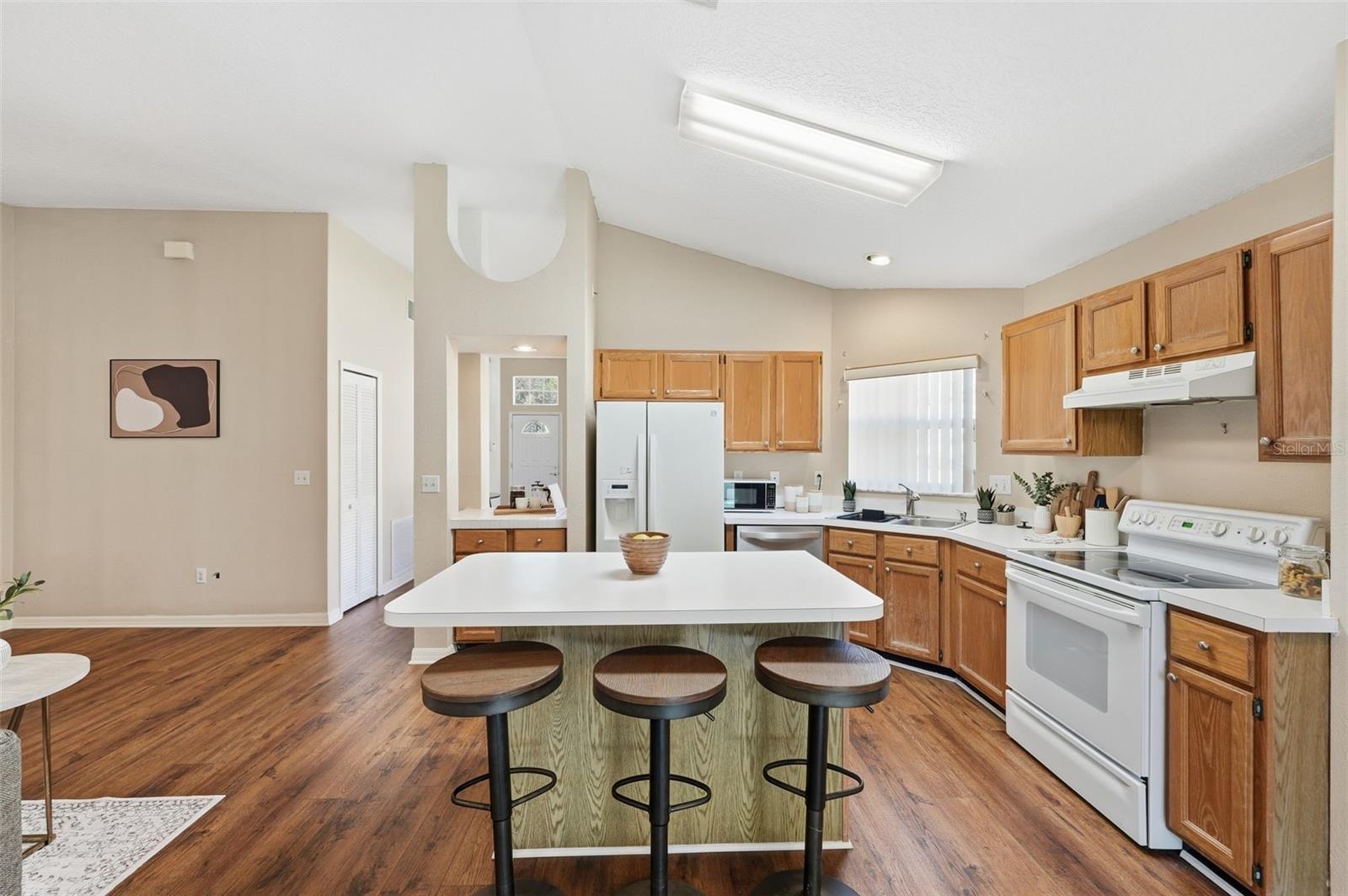 Image 17 of 32 For 1611 Sand Key Circle