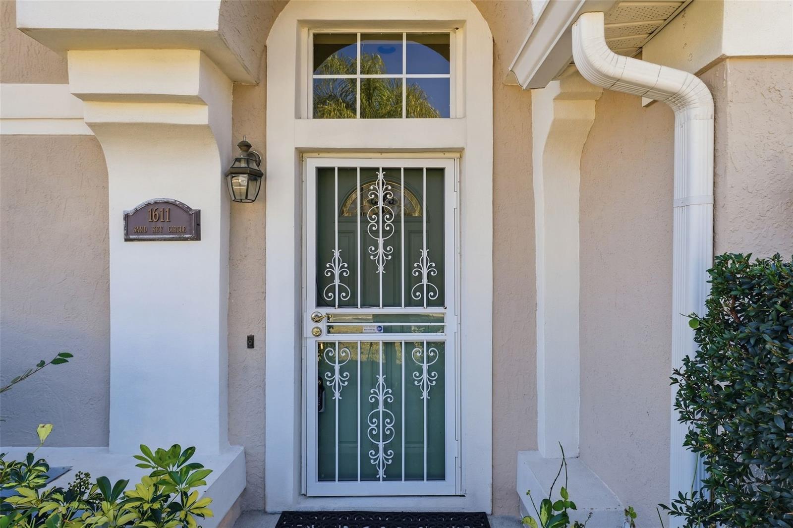 Image 3 of 32 For 1611 Sand Key Circle