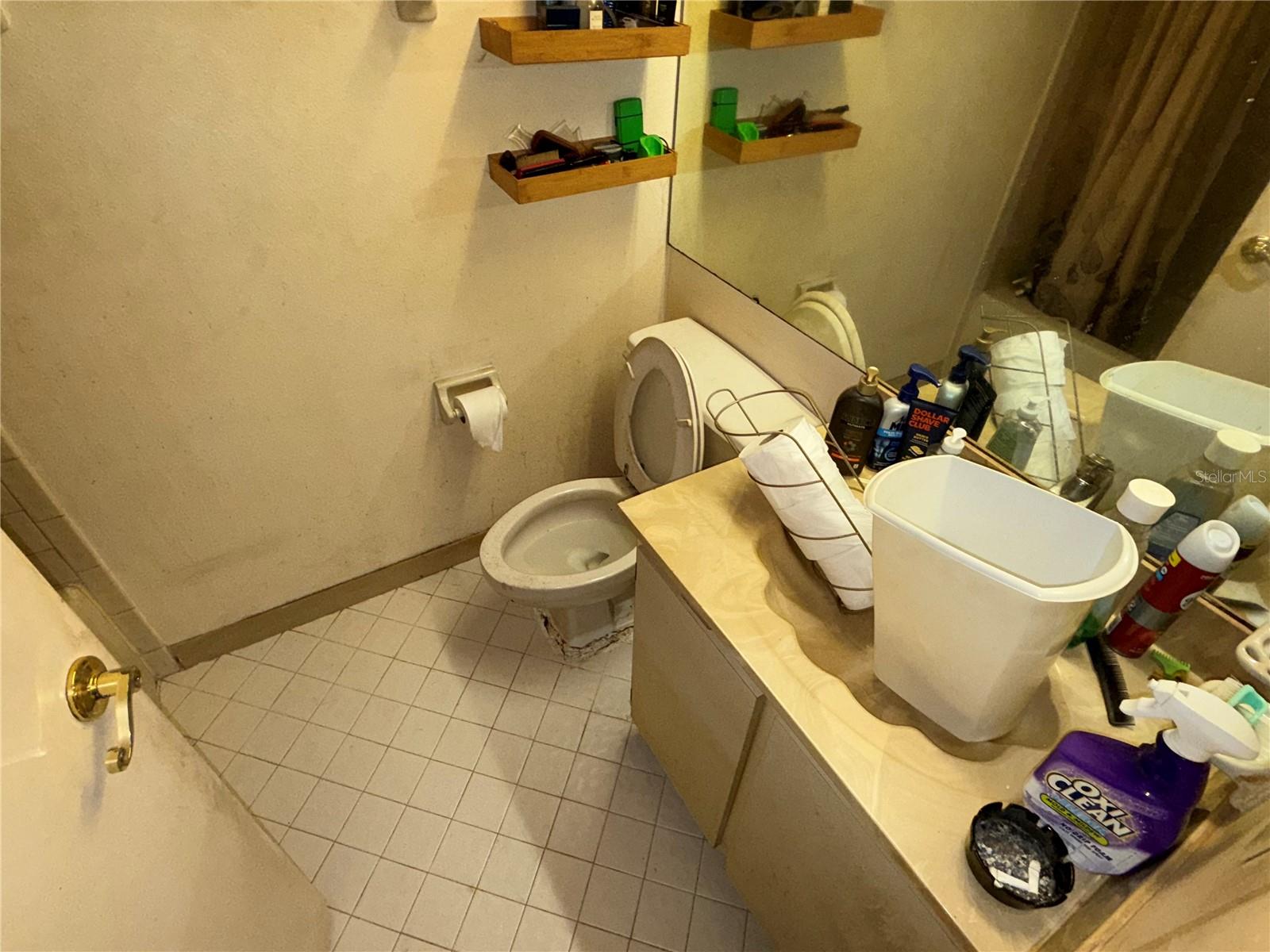 Image 10 of 16 For 2905 Clubview Drive L2