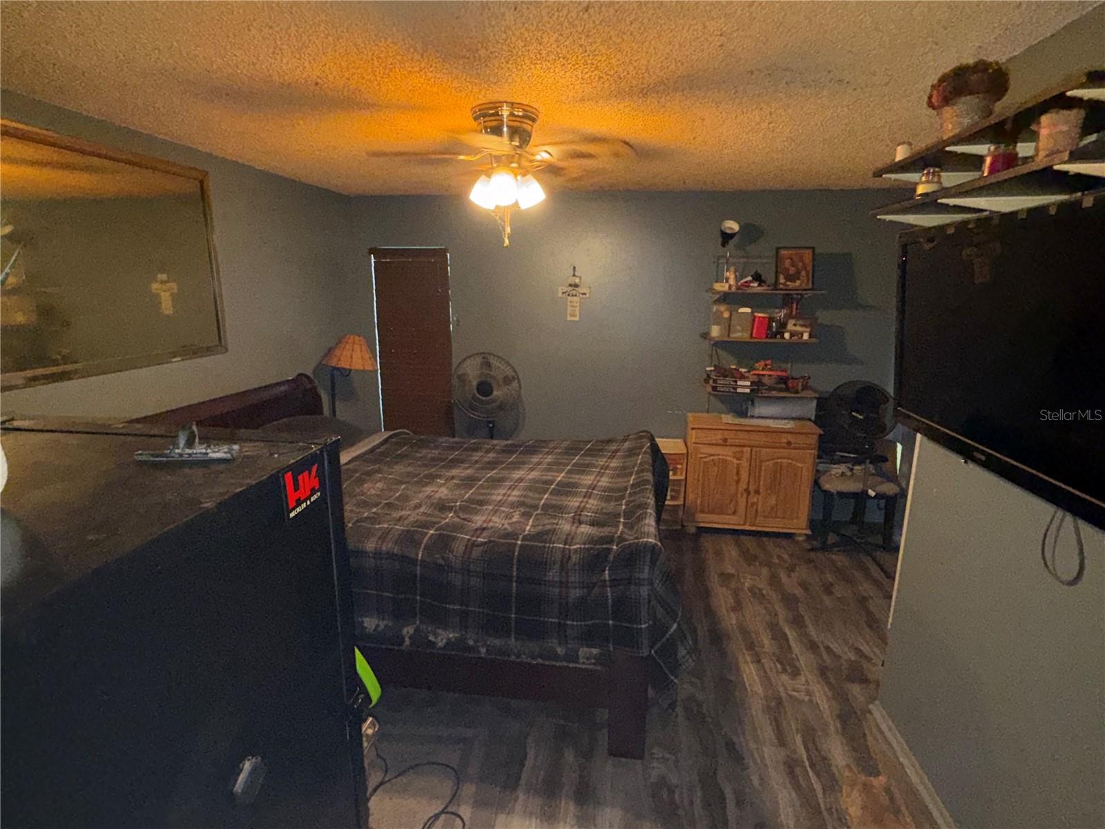 Image 15 of 16 For 2905 Clubview Drive L2