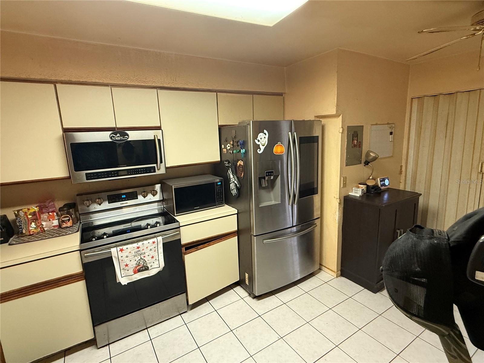 Image 7 of 16 For 2905 Clubview Drive L2