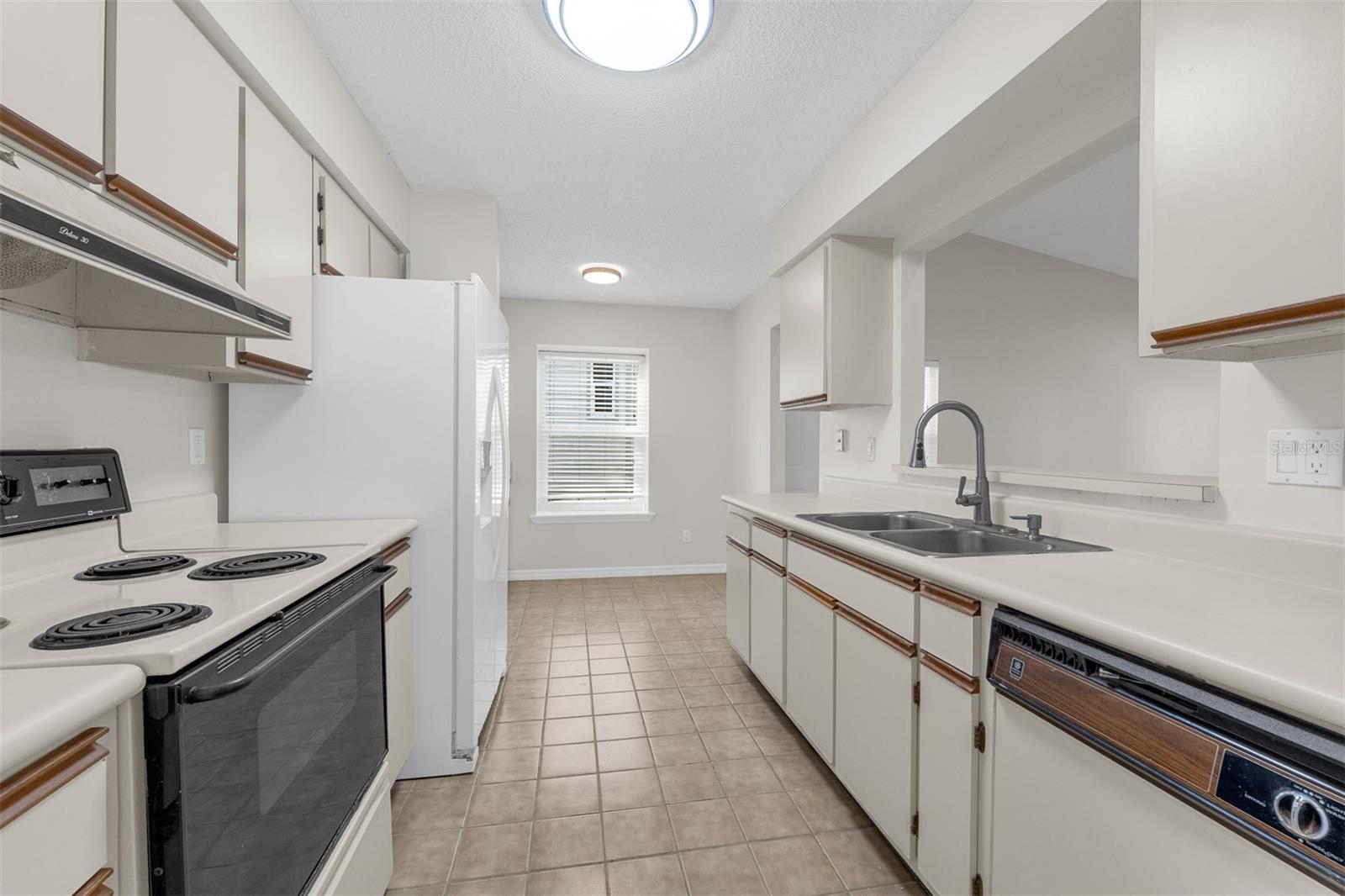 Image 12 of 43 For 233 Bob White Court 2330