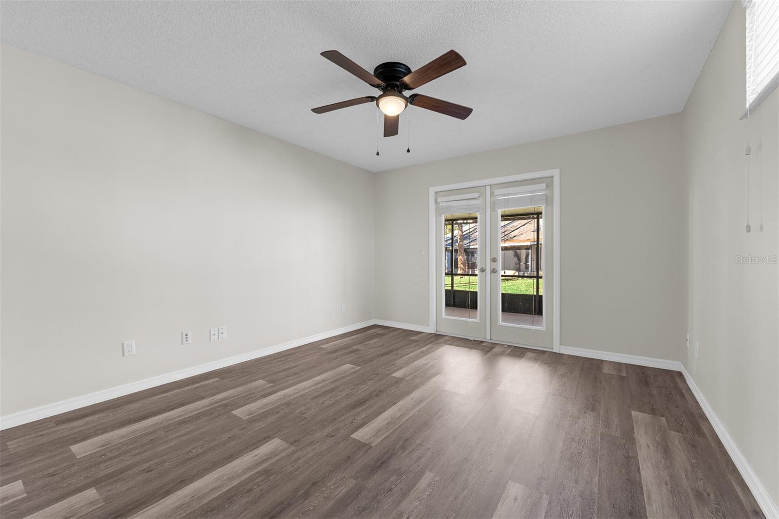 Image 17 of 43 For 233 Bob White Court 2330