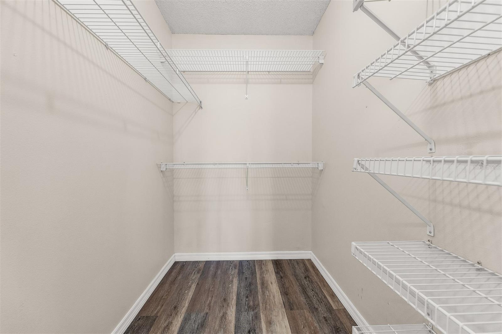 Image 22 of 43 For 233 Bob White Court 2330