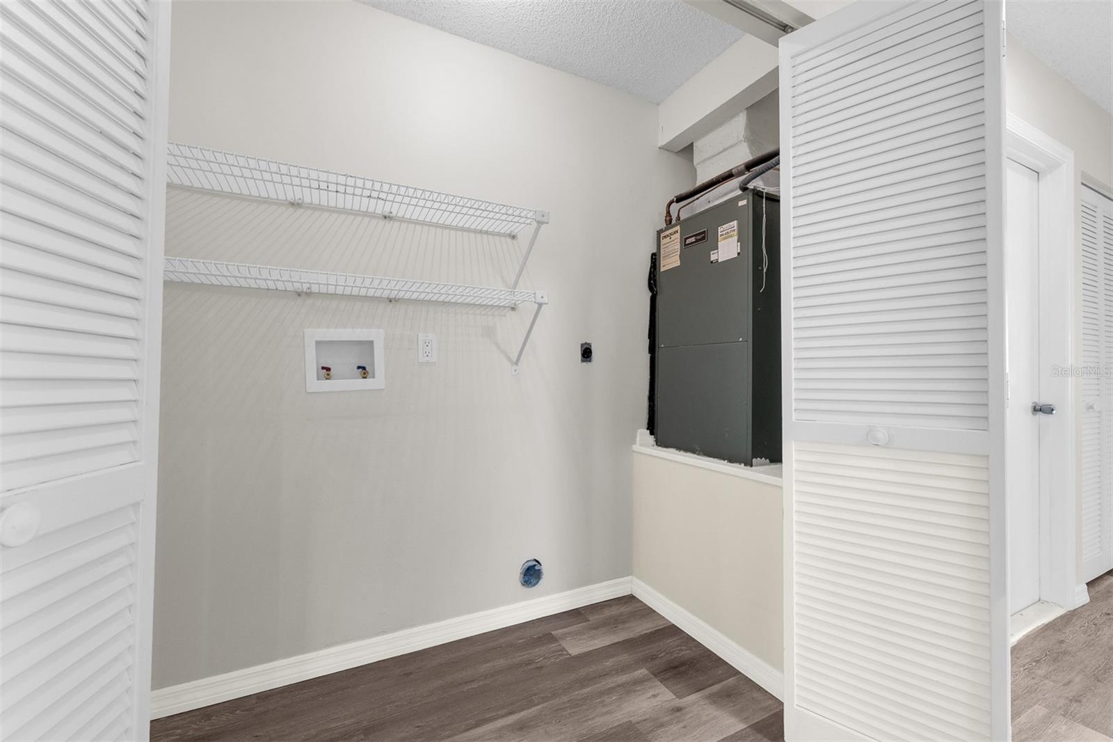 Image 28 of 43 For 233 Bob White Court 2330