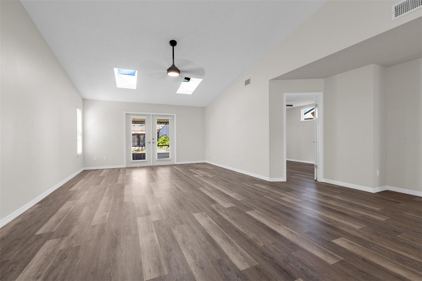 Image 7 of 43 For 233 Bob White Court 2330